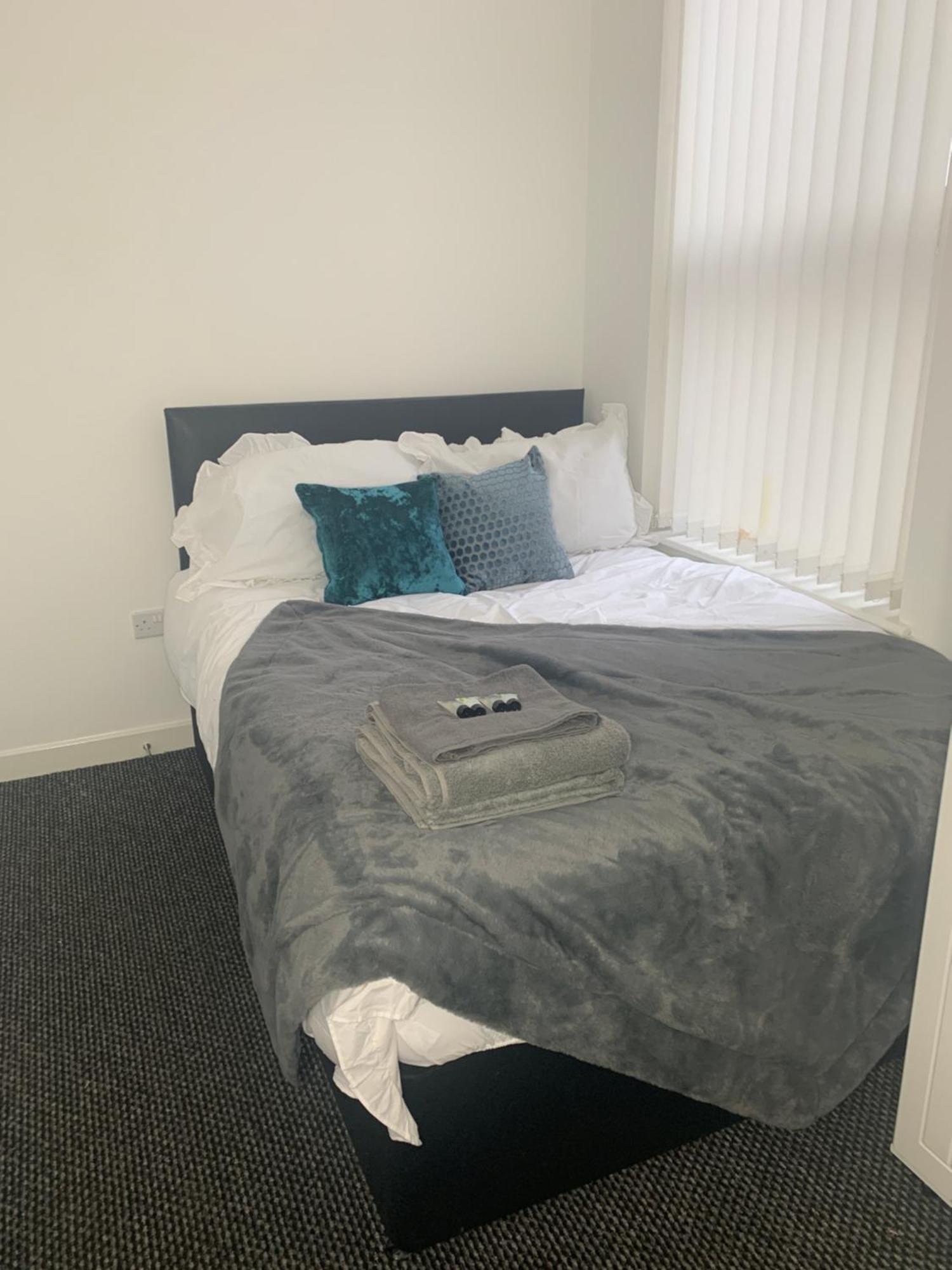 Mansfield Street Guest House Манчестър Екстериор снимка
