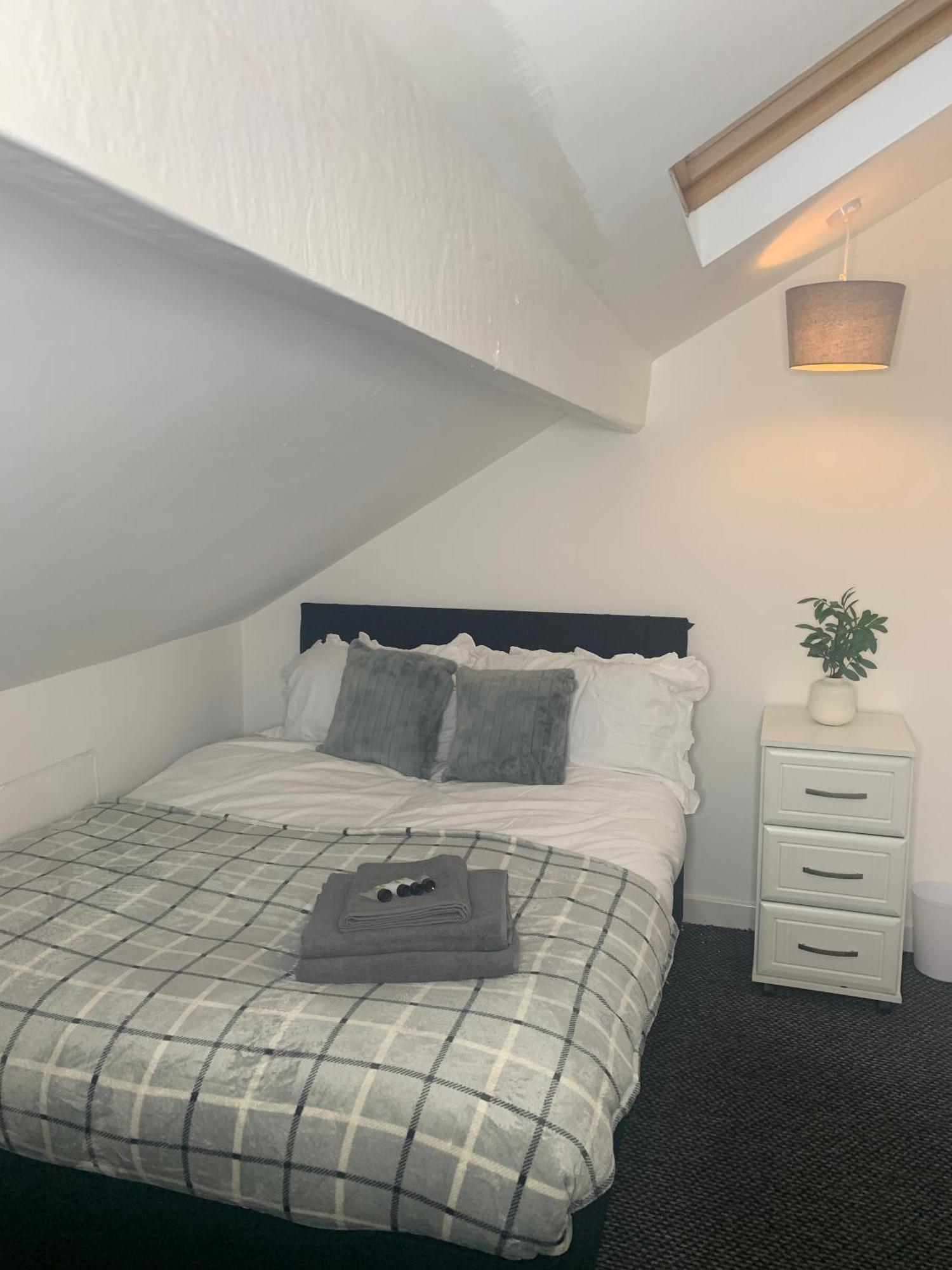 Mansfield Street Guest House Манчестър Екстериор снимка