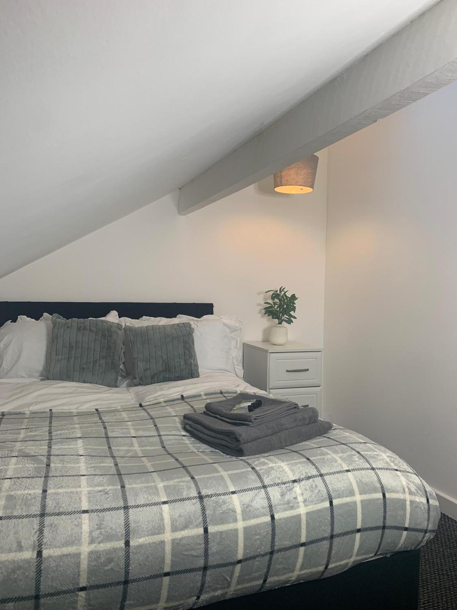 Mansfield Street Guest House Манчестър Екстериор снимка